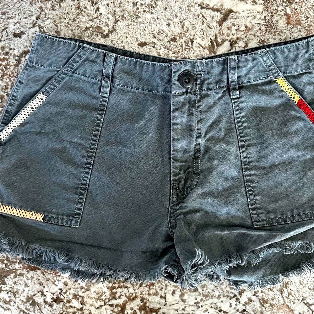The Great all cotton gray/black cutoffs